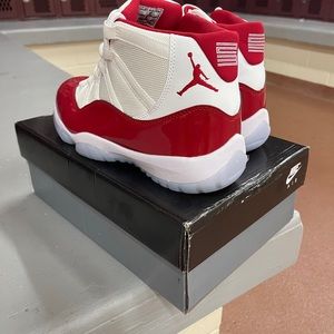 Jordan Retro 11 Cherry Reds